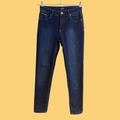 2000-2010'erne Mørkeblå Indigo Jeans med Hermès-inspirerede Detaljer og Guldfarvet Metalknap, Tilstand- Vintage Guld