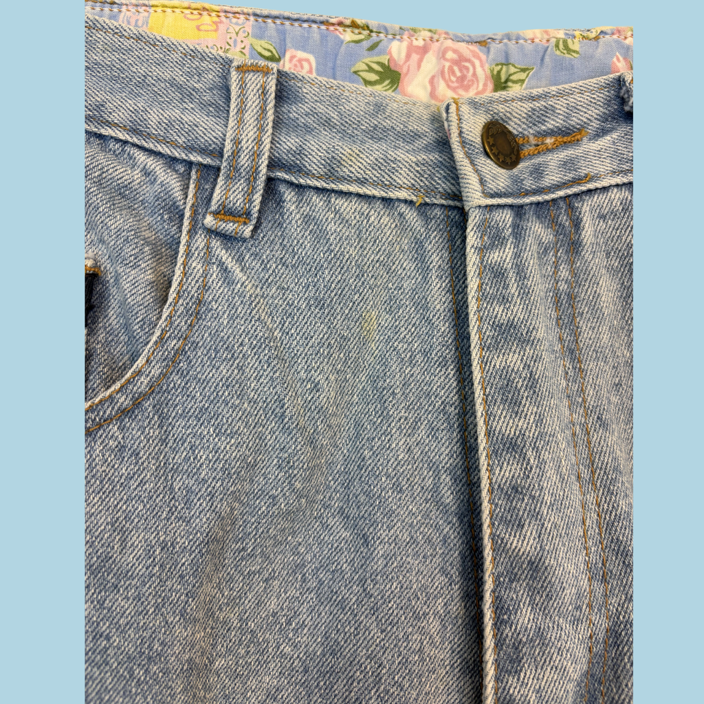 1990'erne Vintage BHS Floral Denim Shorts (Made in Britain) – Str. M/L - tilstand vintage sølskatte