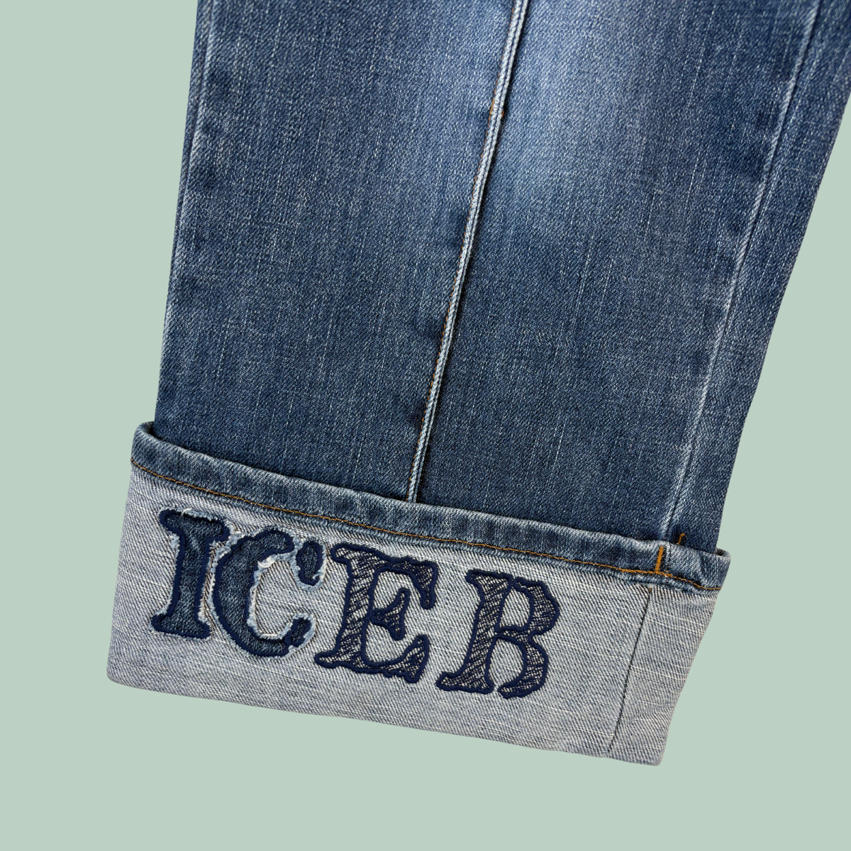 2000'erne Vintage ICE B by Iceberg Denim Capri Shorts (Made in Italy) – Y2K Luksus- Tilstand Rå Diamant