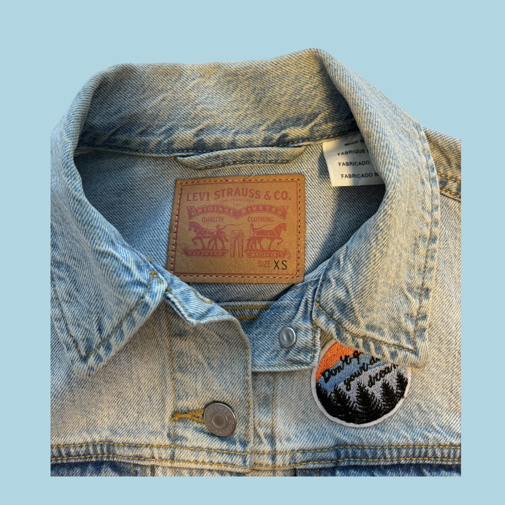 2016-2019 Levi’s blå denimjakke med strygemærker, str. XS (Tilstand- Sølvskatte)