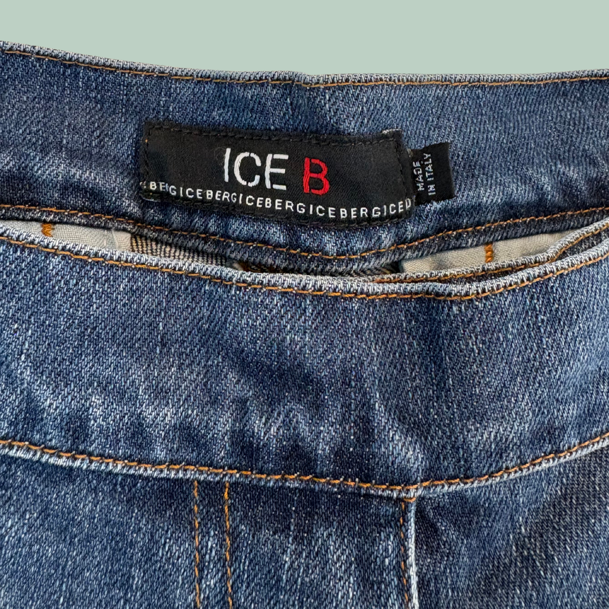 2000'erne Vintage ICE B by Iceberg Denim Capri Shorts (Made in Italy) – Y2K Luksus- Tilstand Rå Diamant