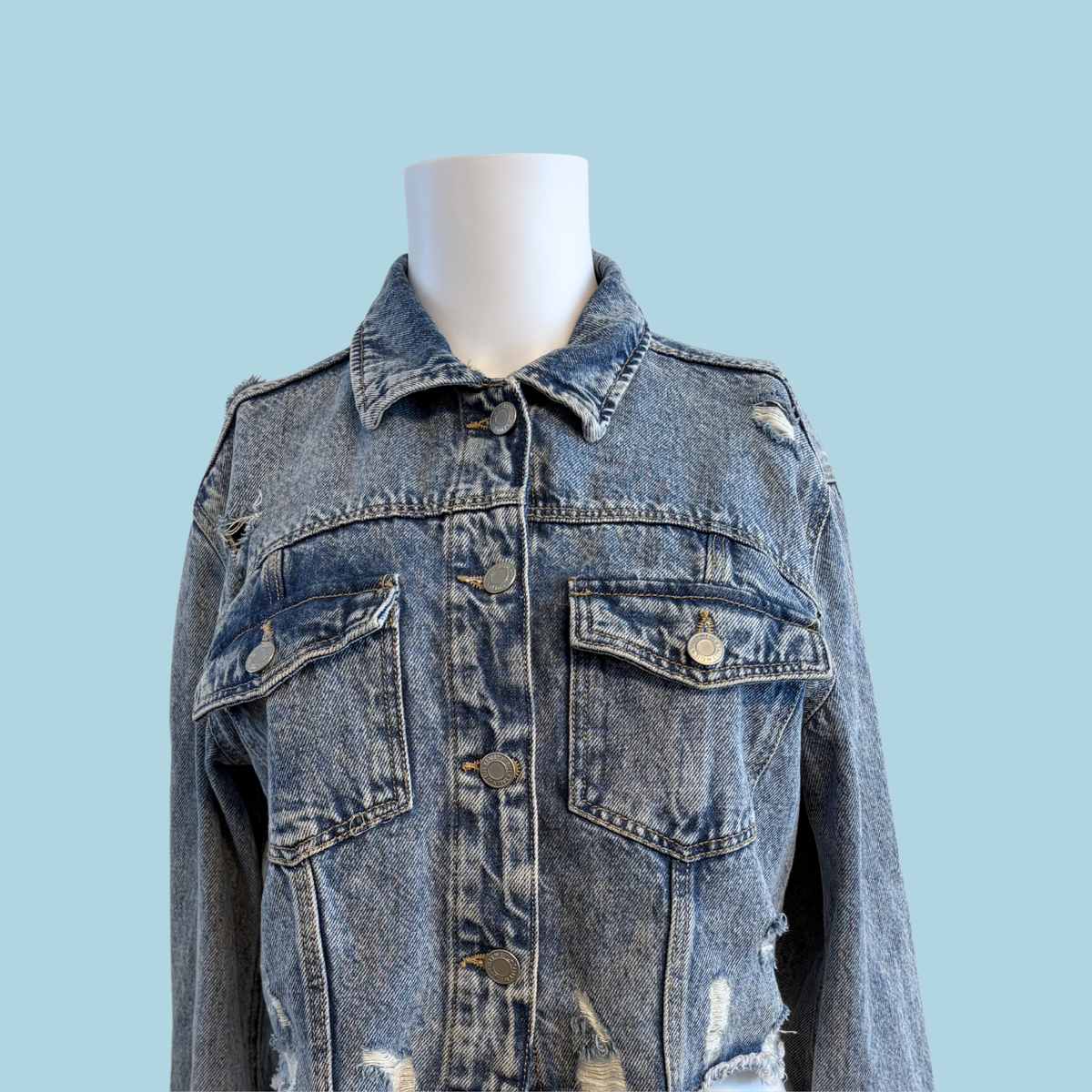 Tally Weijl Cropped & Distressed, Lyse Blå, Denim Jacket, Tilstand- Vintage Sølvskatte