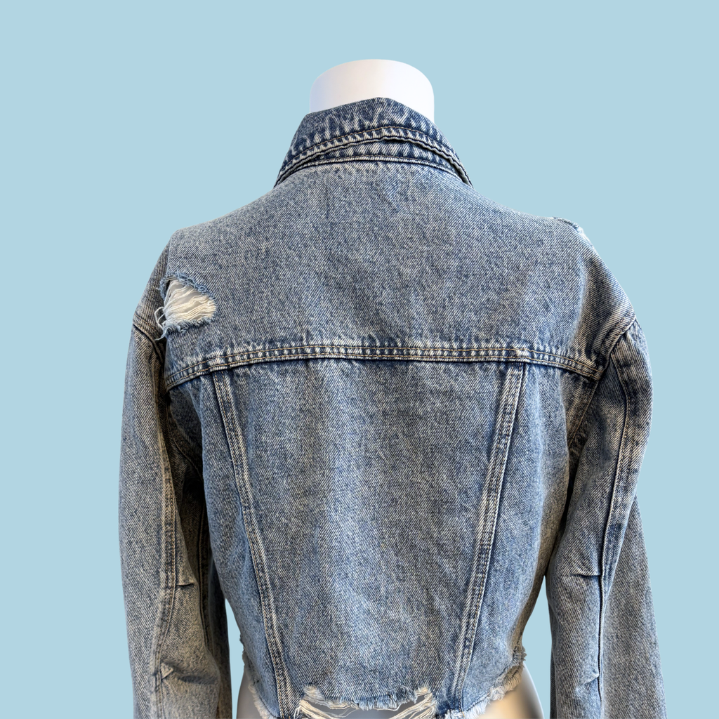 Tally Weijl Cropped & Distressed, Lyse Blå, Denim Jacket, Tilstand- Vintage Sølvskatte