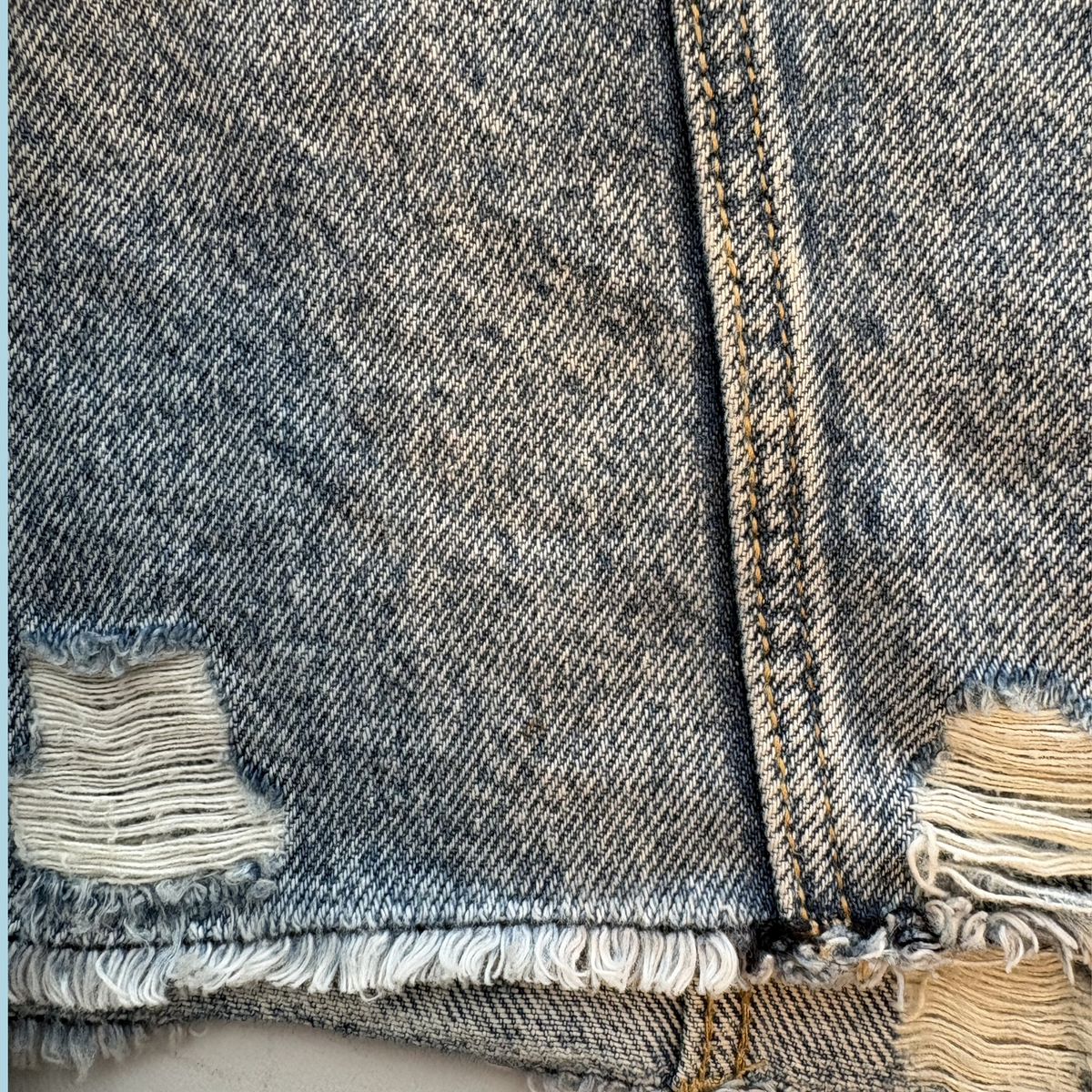 Tally Weijl Cropped & Distressed, Lyse Blå, Denim Jacket, Tilstand- Vintage Sølvskatte