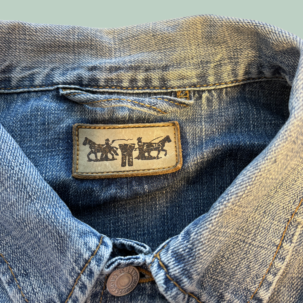 2006 Vintage Levi’s Denim Trucker Jakke (Str. M) – Klassisk Blue Wash (2006)- Tilstand- Vintage Rå Diamant