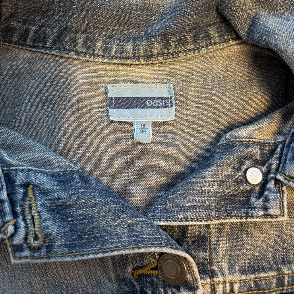 1990'erne Klassisk Vintage Oasis Cowboyjakke med Patineret Indigo-Vask- Tilstand Vintage Sølvskat