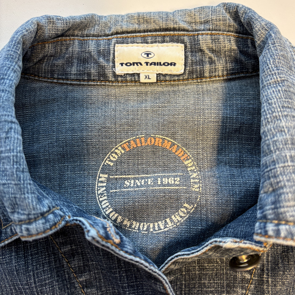 2010’erne Tom Tailor Timeless Stretch-Denimjakke med Original Indigo-Vask -Tilstand -Rå Diamant