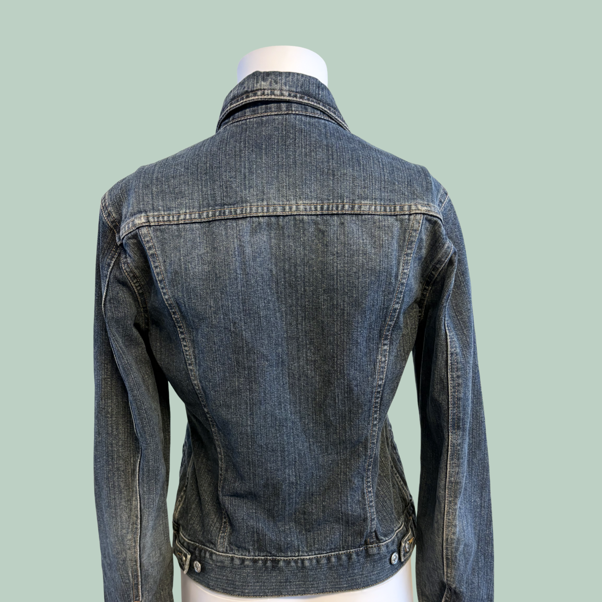 2000'erne Vintage United Colors of Benetton Denimjakke – Mørk Blå Wash (Y2K)-Tilstand- Rå Diamant